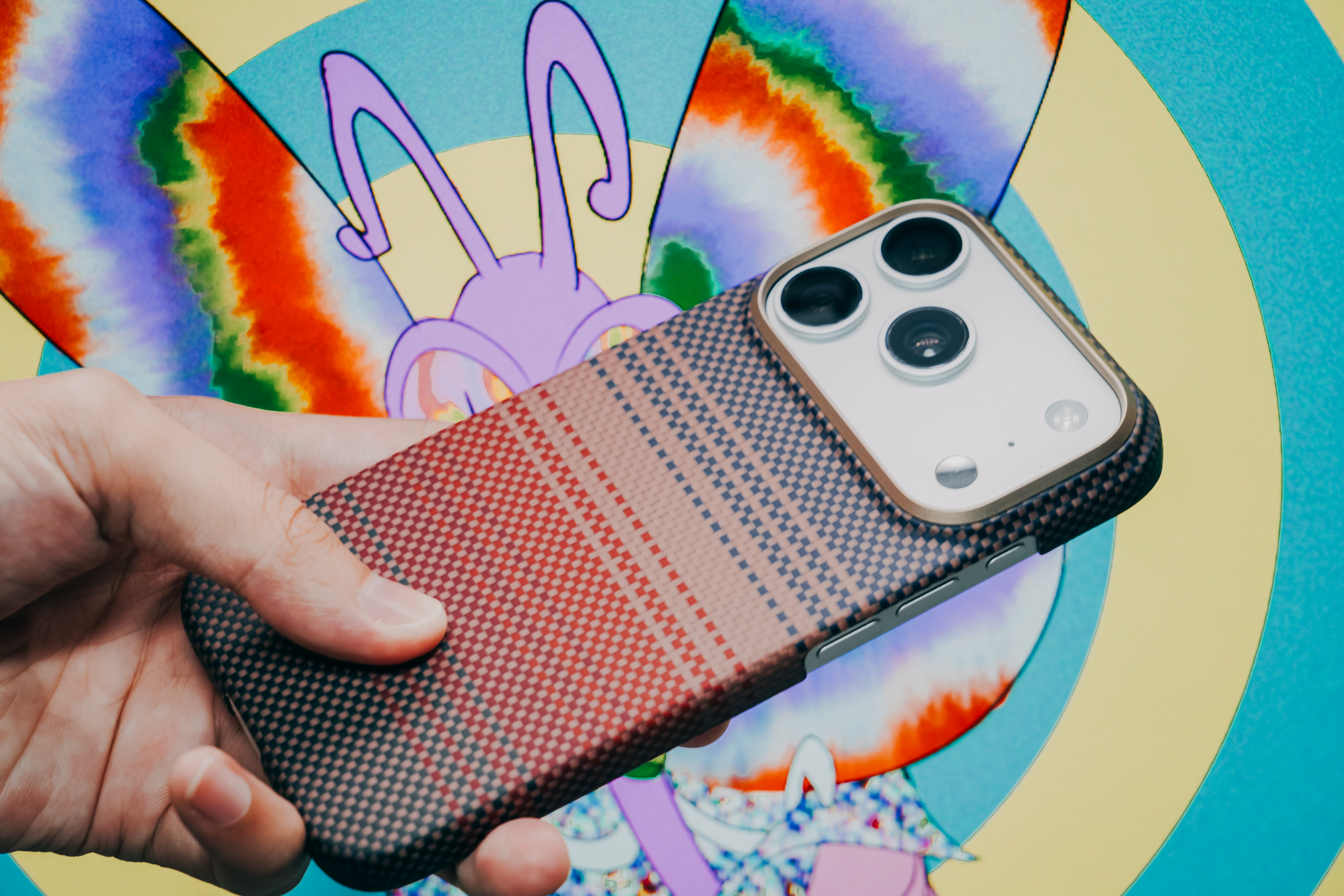 加赏 当日落上机，第一感觉：“这几乎像没戴壳的裸机手感”，而且还有日落的情绪价值