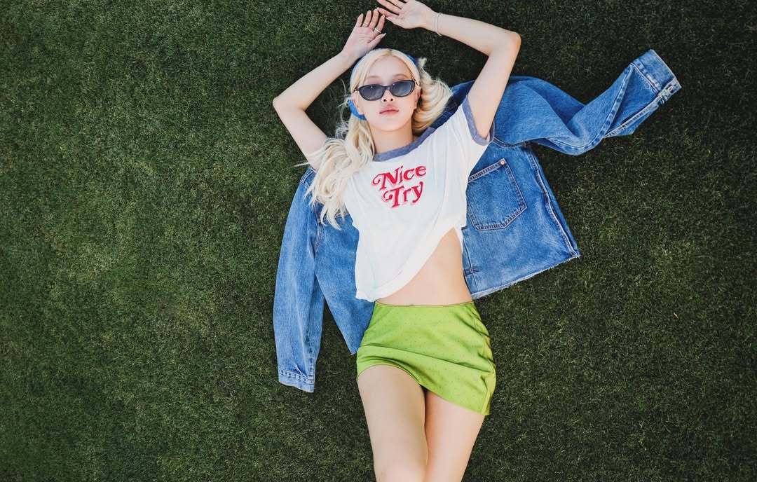 260418 Rosé更新 IG🏜️✨🌴“棕榈树、迷你高尔夫、沙漠、朋友、音