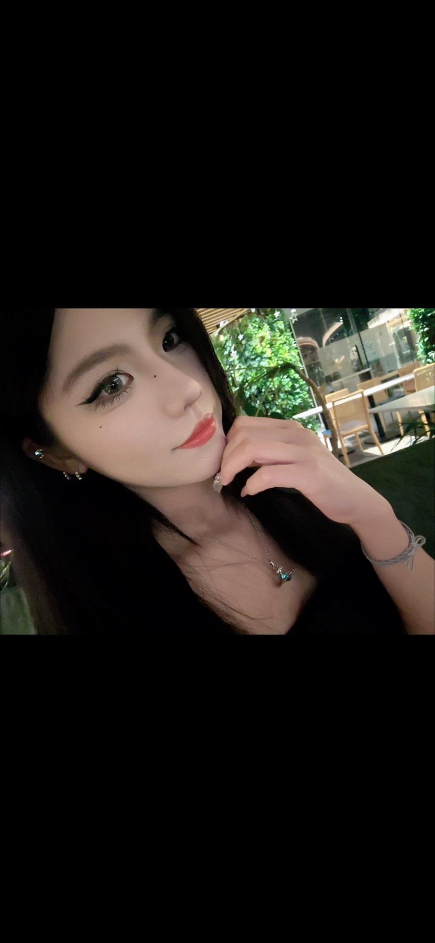 她不理你的时候 你有空就逗逗我呗