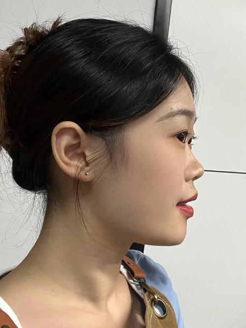 母亲强势的家庭，女孩离婚率高
莉莉从小生长在强势母亲的家庭里，从小看到母亲的强势