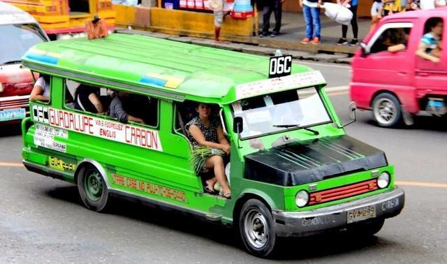 中东一乱，菲律宾的渔船直接趴窝了！

油钱涨了120%，渔民出海一次亏一次。美国