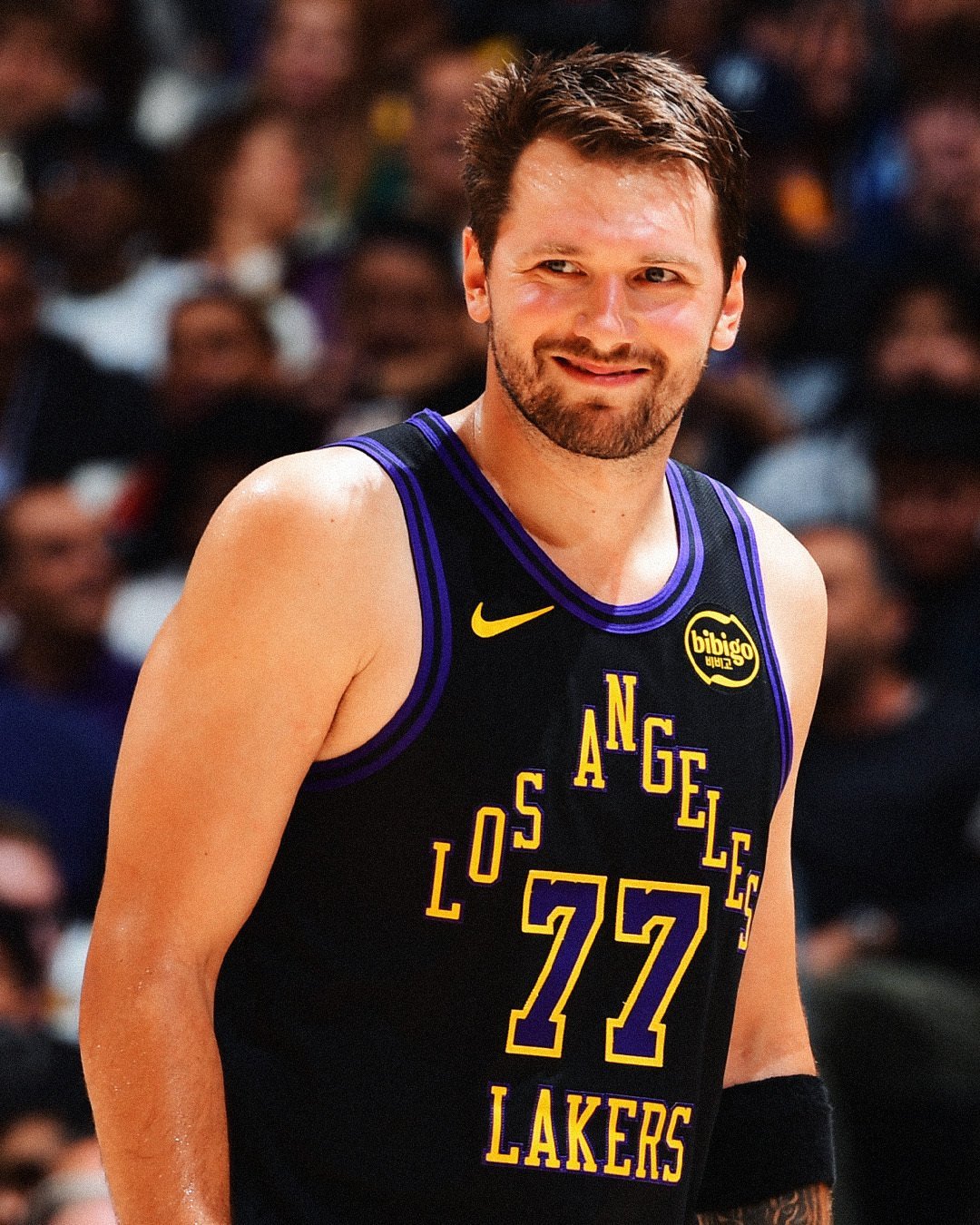 东契奇提前锁定2025-26赛季得分王，生涯第二次。在缺席18场的情况下，东契奇