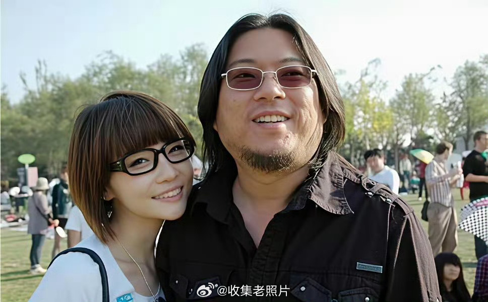 高晓松的前妻，比他小20岁，学舞蹈出身的。当年大紧老师也送她出国留学深造过。