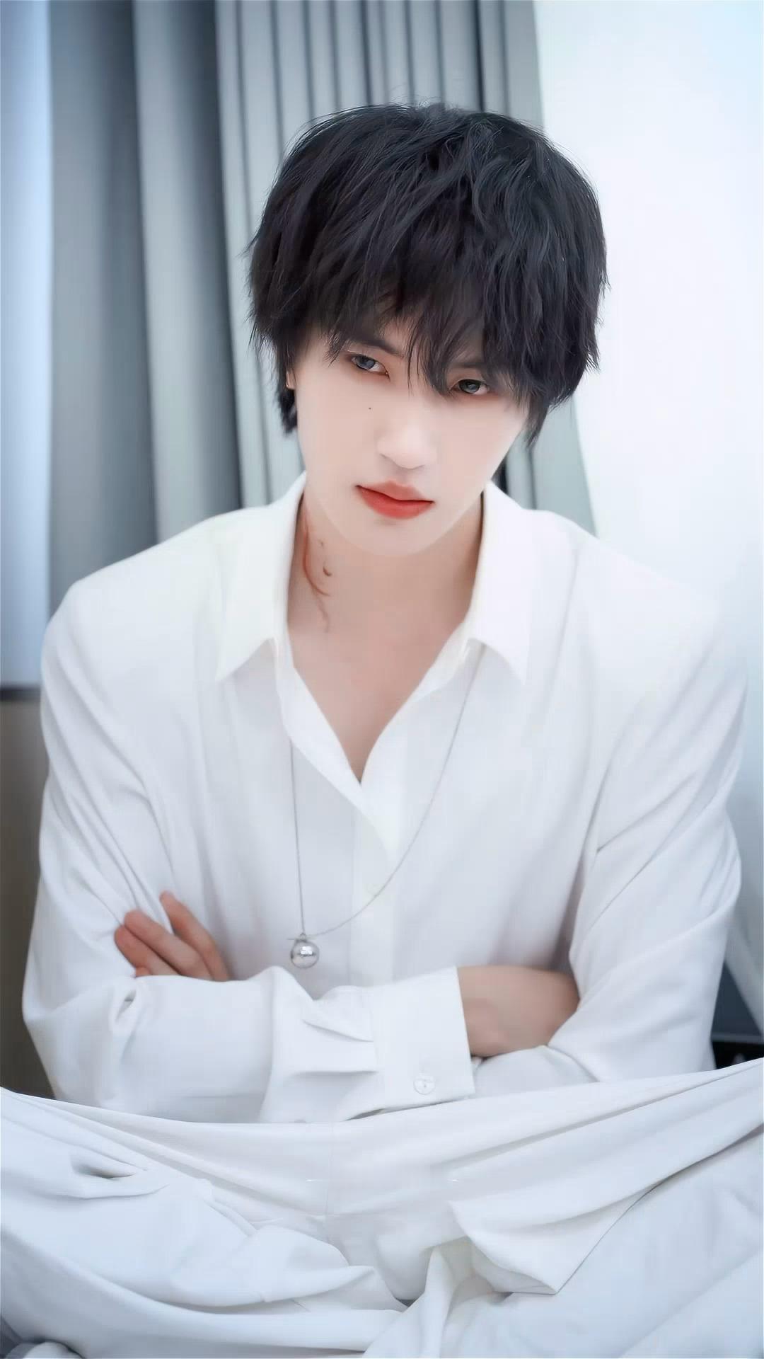 * 周凡×裴屿白《某天男鬼来我家》就这个对抗路小情侣味儿爽☺️ 