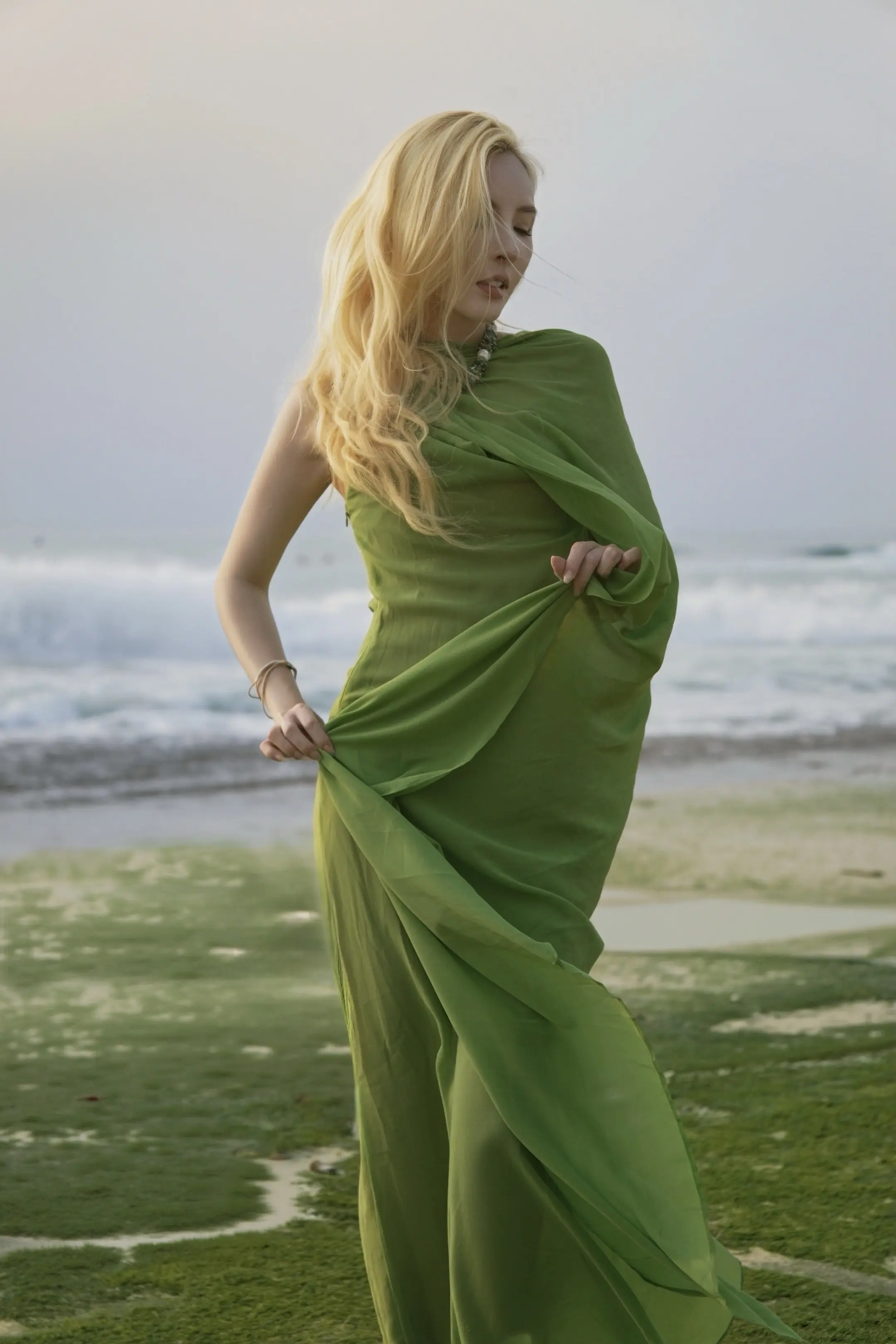 忘记是假的。记忆是无限的海