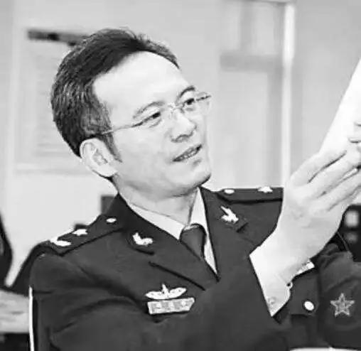 痛别国之栋梁！他放弃千万家业铸导弹，守护祖国40年


1987年，冯煜芳从国防