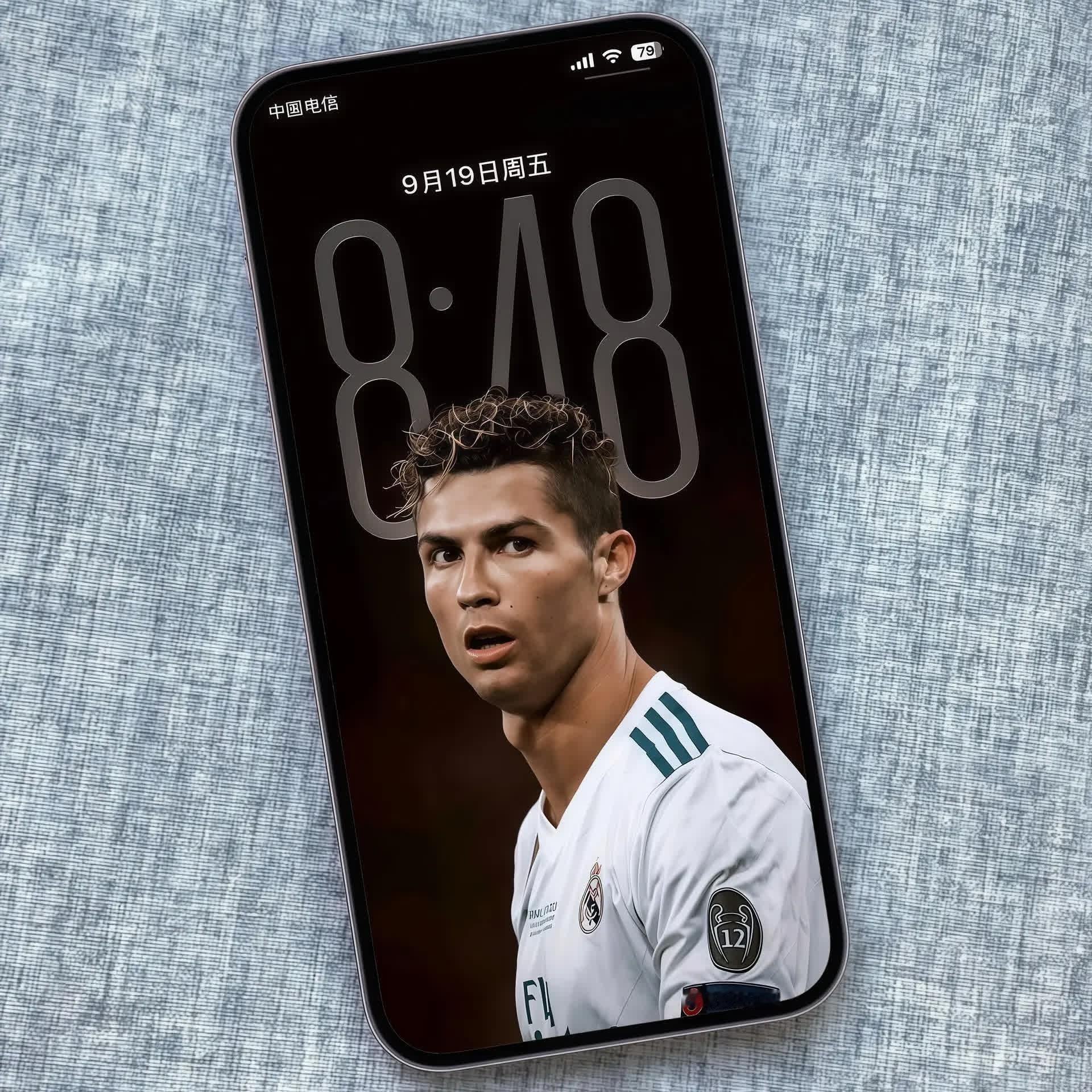 超好看的c罗壁纸足球--踢出名堂-- 