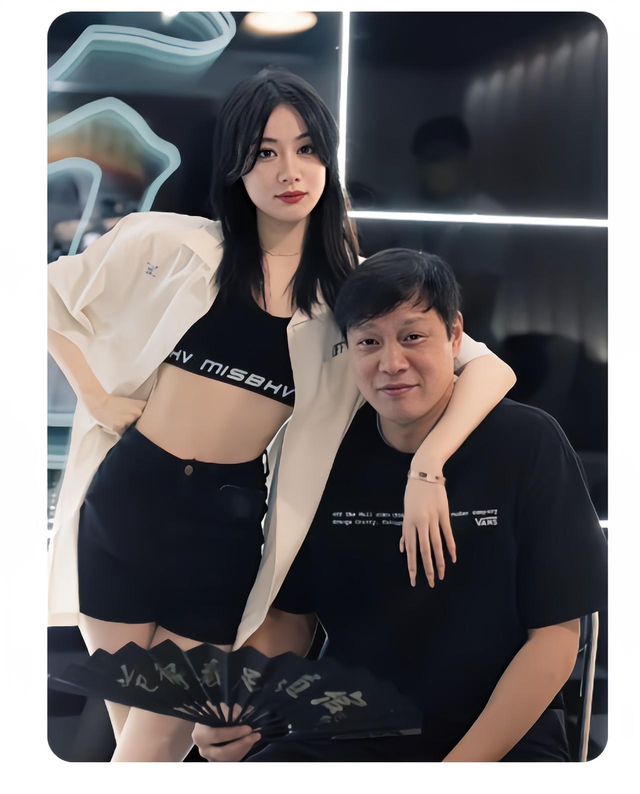 上海足球圈里，范志毅确实过得有滋有味。他1987年就加入上海足球队，是中国足球界