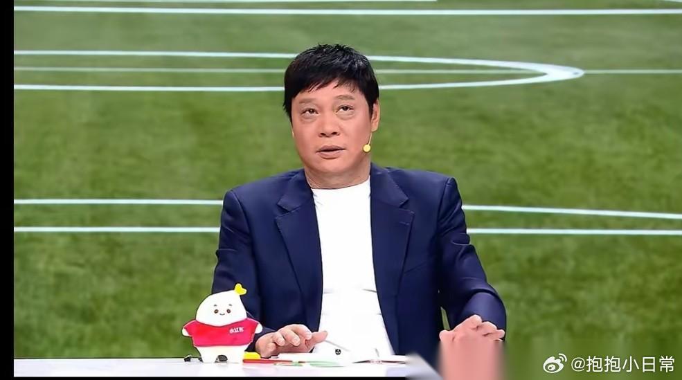 奔六的范志毅还是很拼啊  世界杯足球赛的嘉宾解说范大将军一如既往秉持自己的风格—