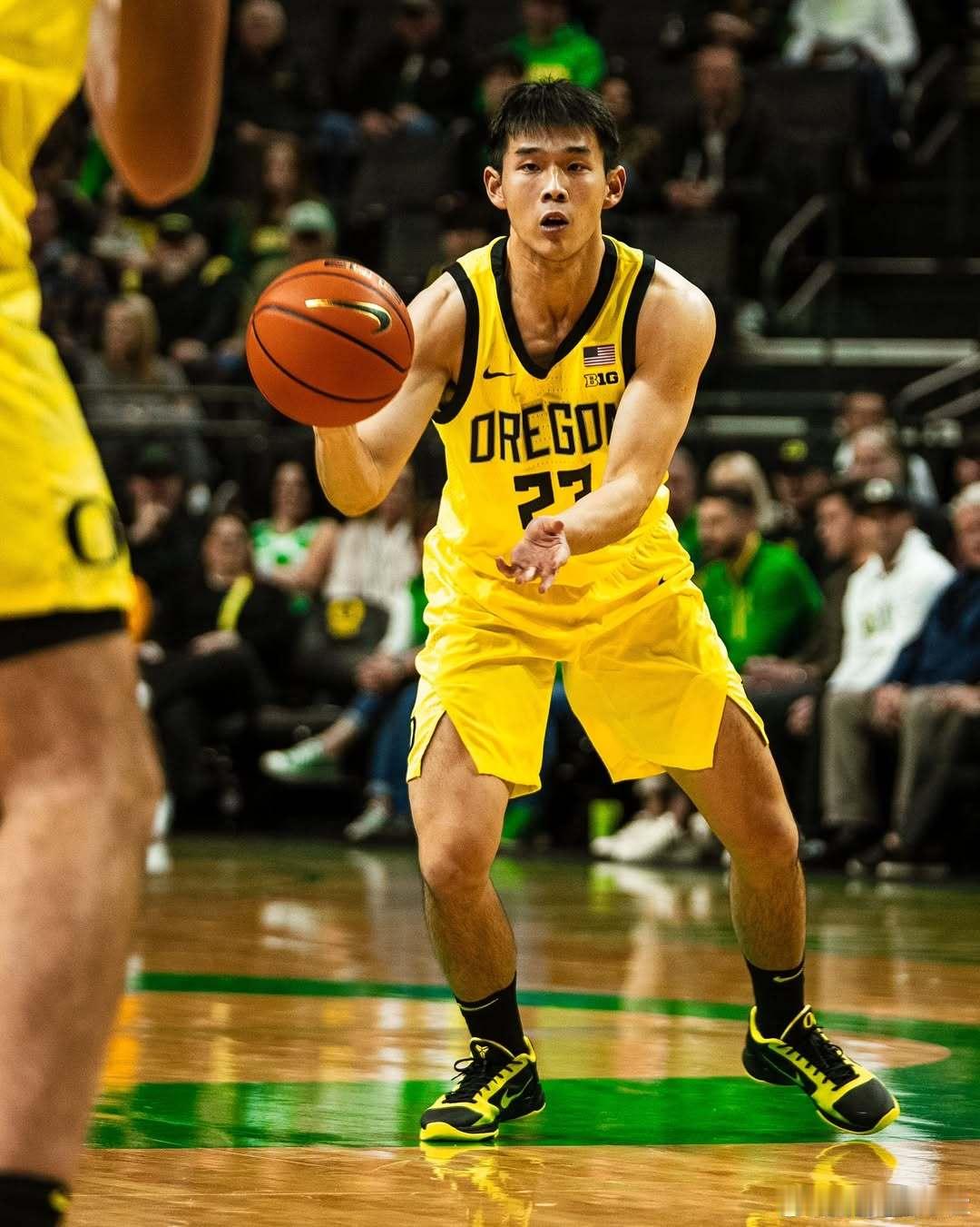 林葳今天替补出场8分钟，5投1中得到2分2篮板，下半场未能获得出场时间｜俄勒冈8