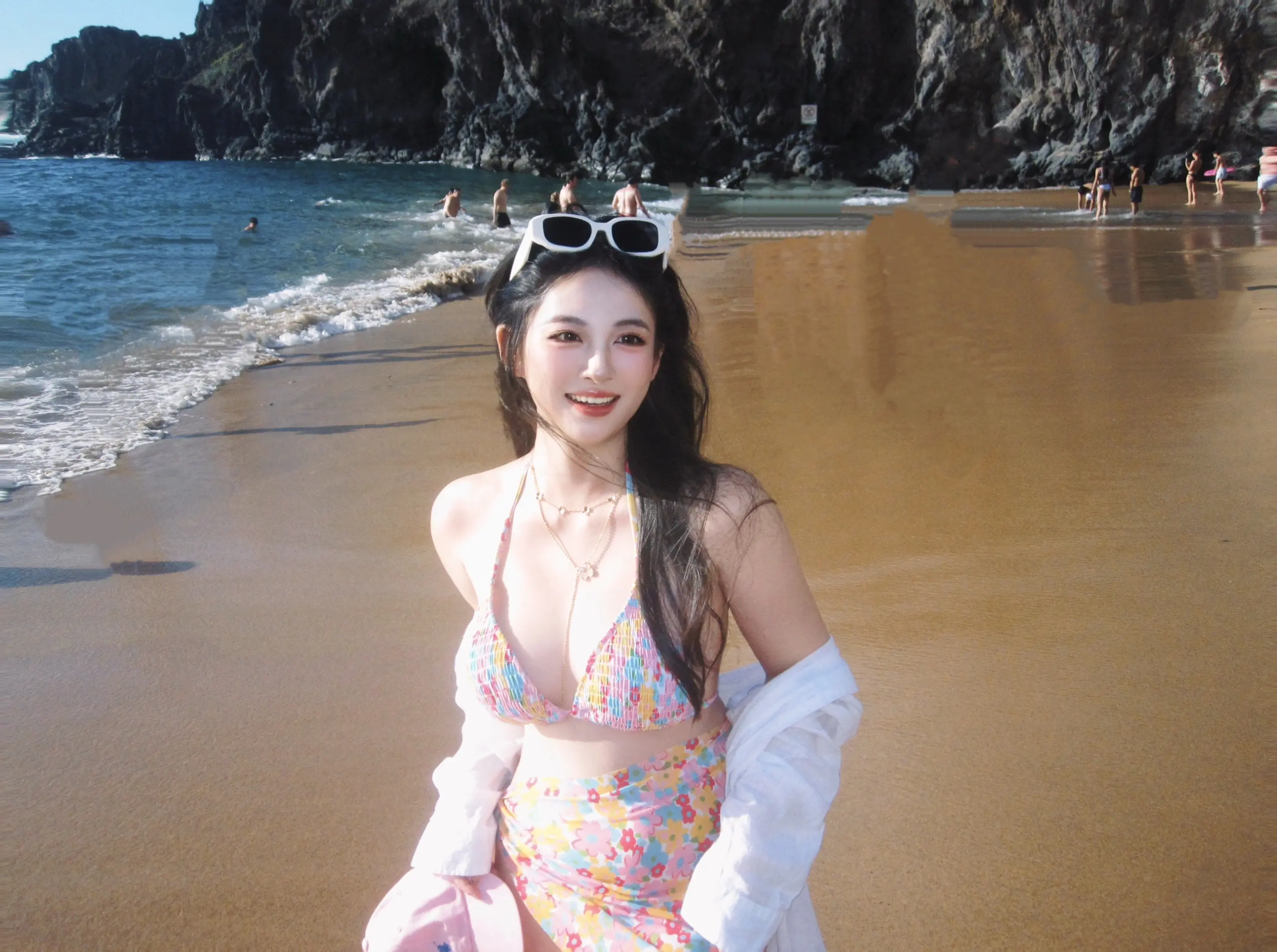 我崇拜流浪、变化和幻想，不愿将我的爱钉在地球某处。