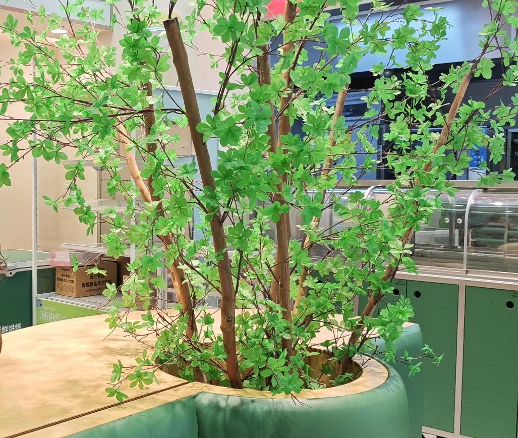 人生最蠢的事，就是消耗别人对自己的信任。
你退一步，他进一步，直到退无可退，才懂