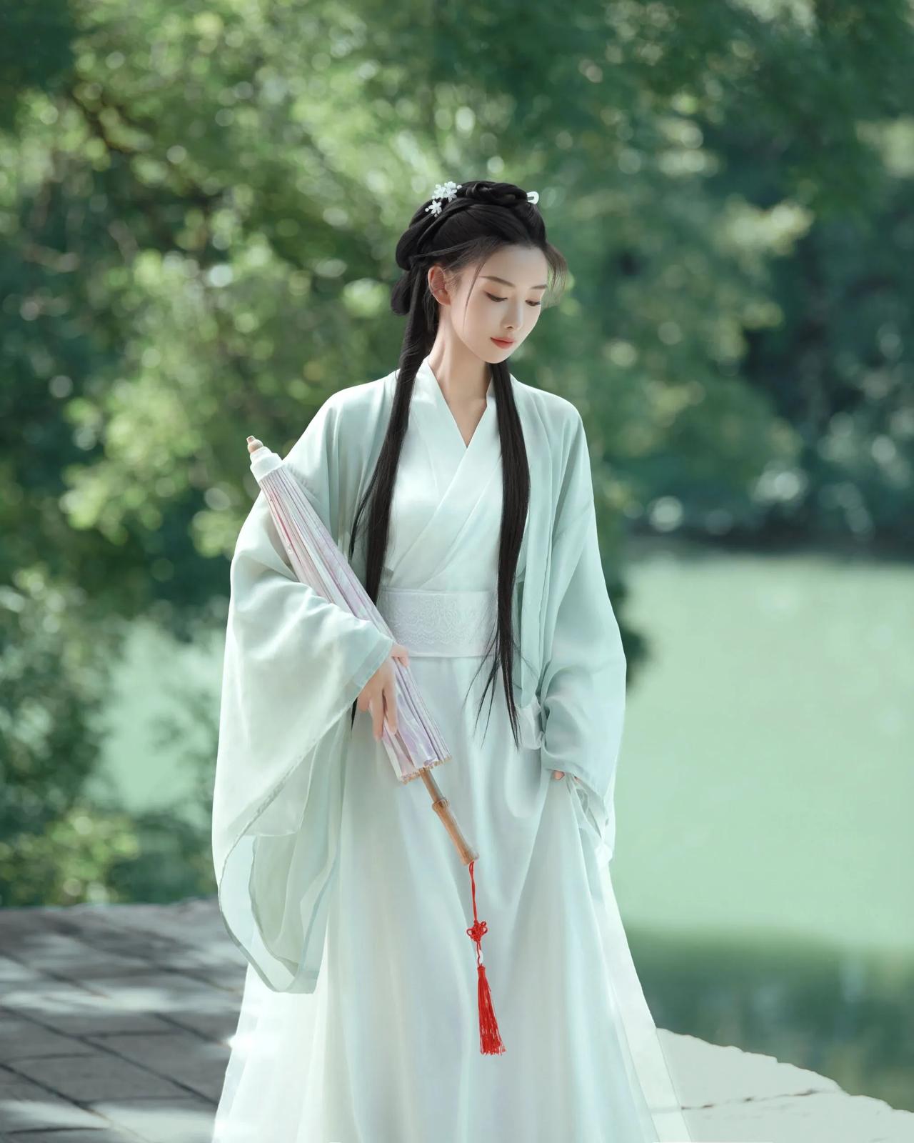 医者仁心，危急时刻显身手。
11月2日，江苏省徐州市宝莲寺一宝宝卡喉，处于窒息状