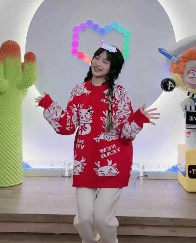 小杨哥徒弟再次复出，竟然大获成功。果然，背靠大树好乘凉，有个好师傅，犯了错也能将
