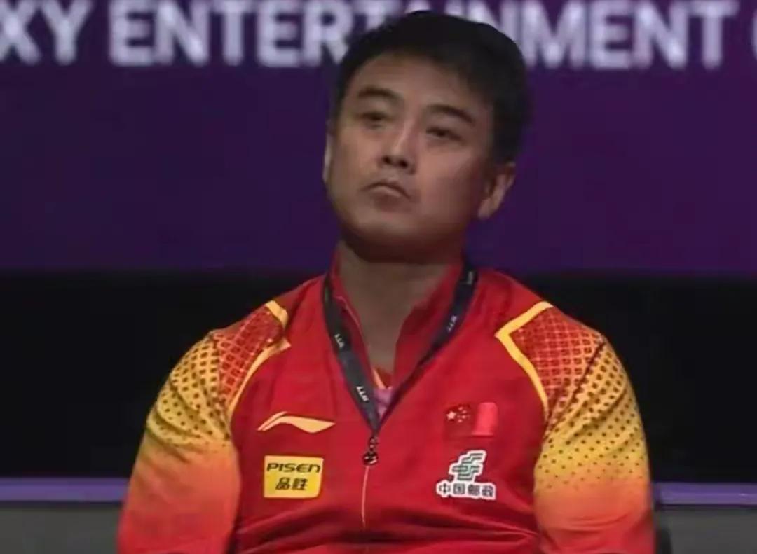 现在让男乒主教练王皓压力山大的可能是，国乒主席王励勤要求自己赶快让中国男乒重回巅