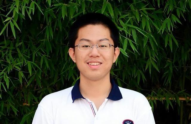 总分734进入清华，2018年高考状元孙浩宁：学习的乐趣
孙浩宁出生在河北石家庄