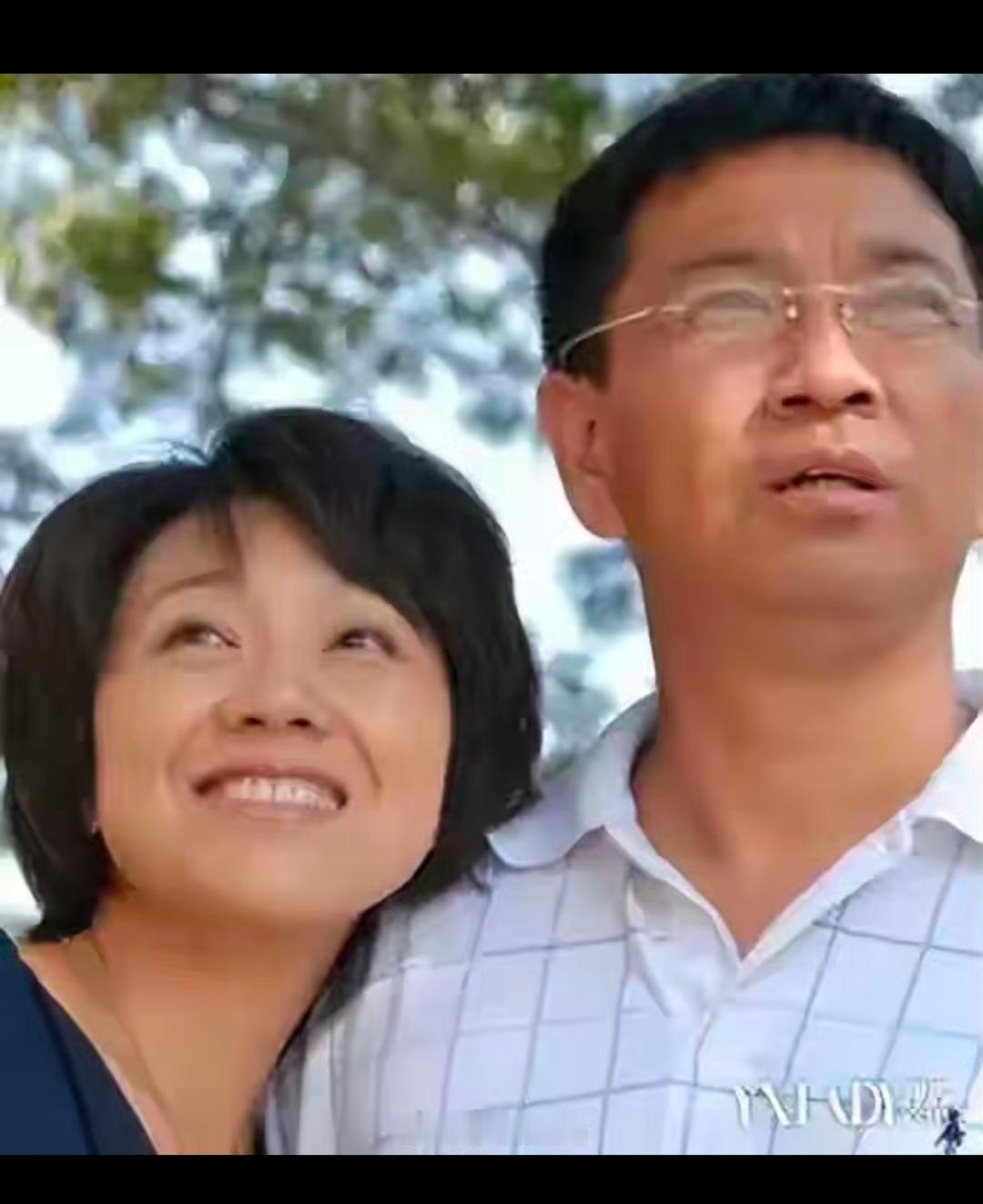 前夫哥也是个不解风情的人！这么好的老婆，当年都不知道珍惜！
看她现在事业那么好，
