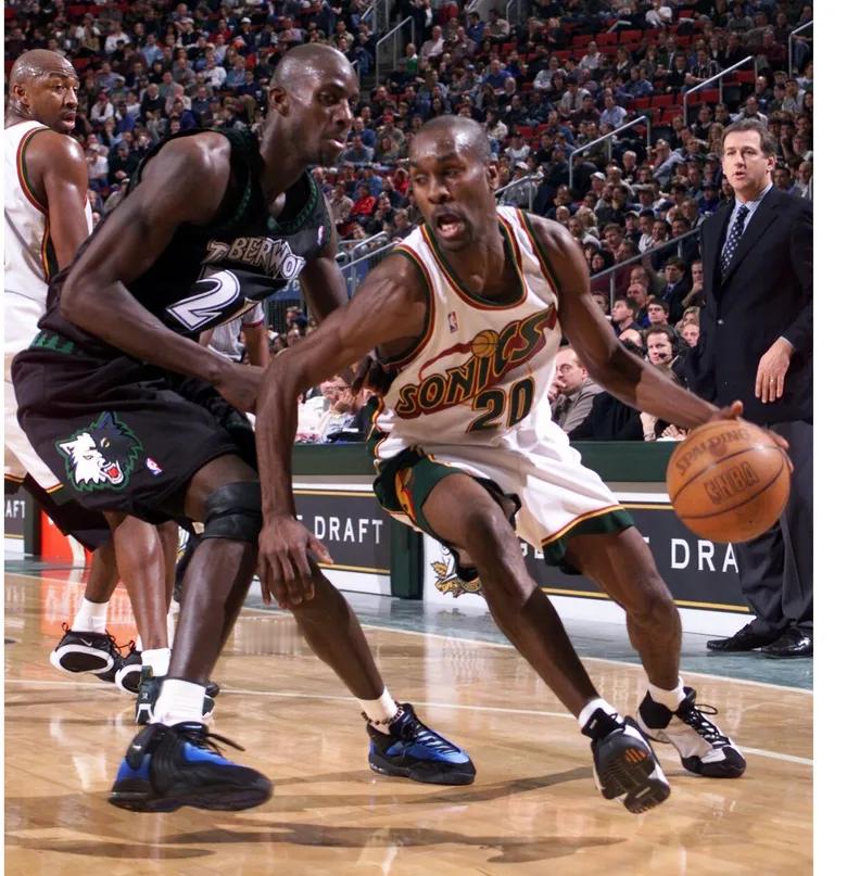 Kevin Garnett Vs Gary Payton  都有签名鞋鞋控的日常