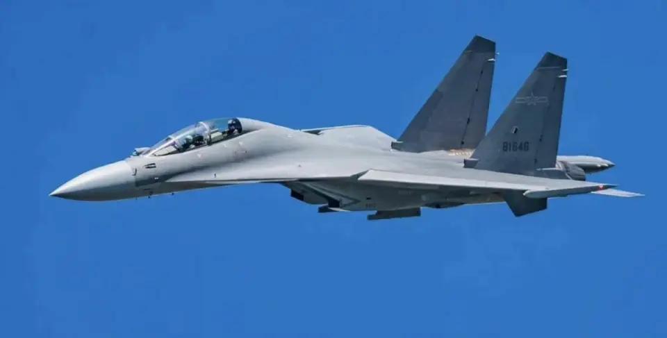 中国空军全体系出征！
歼-16跨洲给阵风上课，印度还敢吹吗？
歼-16赴埃及，对