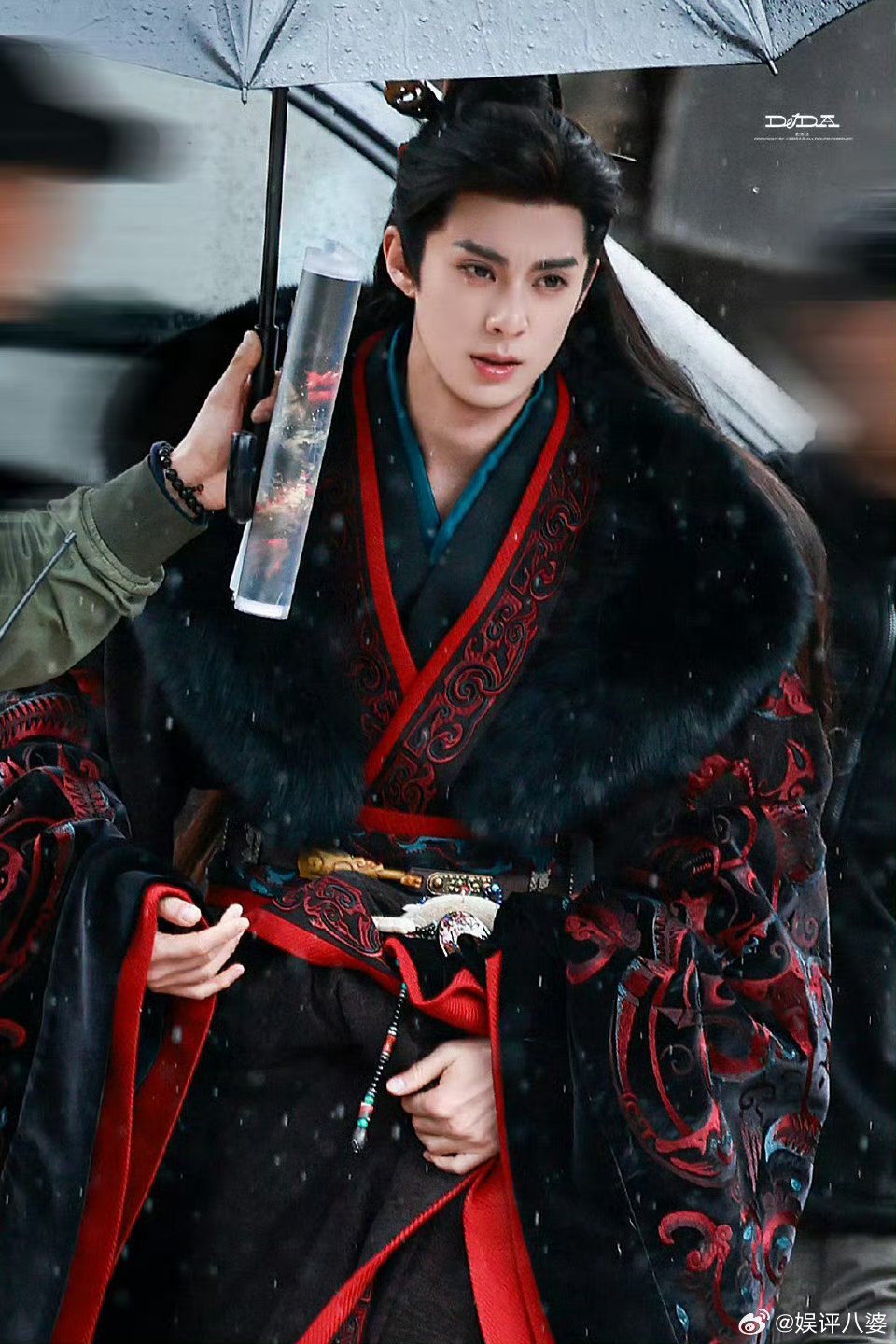 来了👏 王鹤棣《将门独后》首套造型超惊艳，风华绝代谢景行仿佛从书中走来，太让人