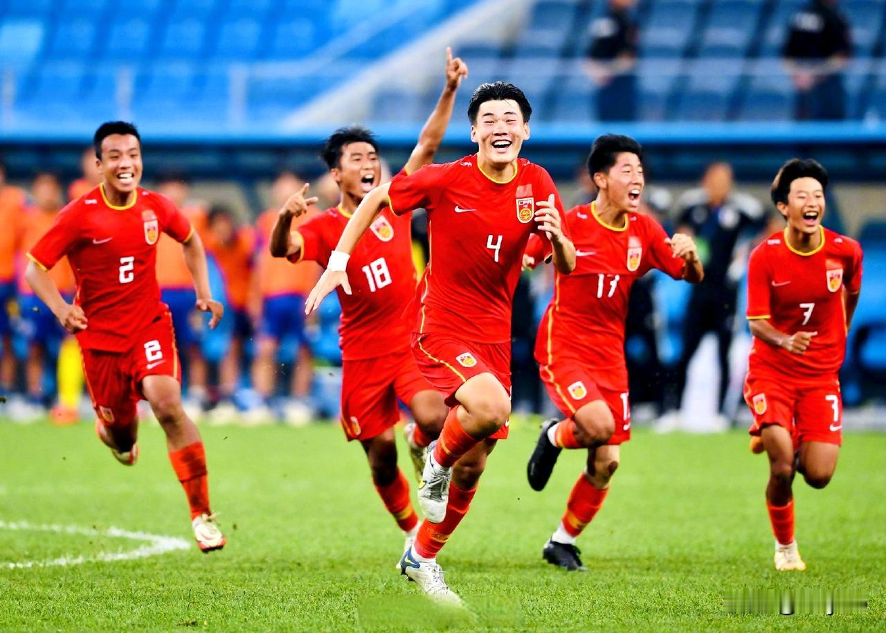 你觉得国足离进世界杯还有多远国足当下亚洲排名靠后，青训根基薄弱，人才断层明显，即