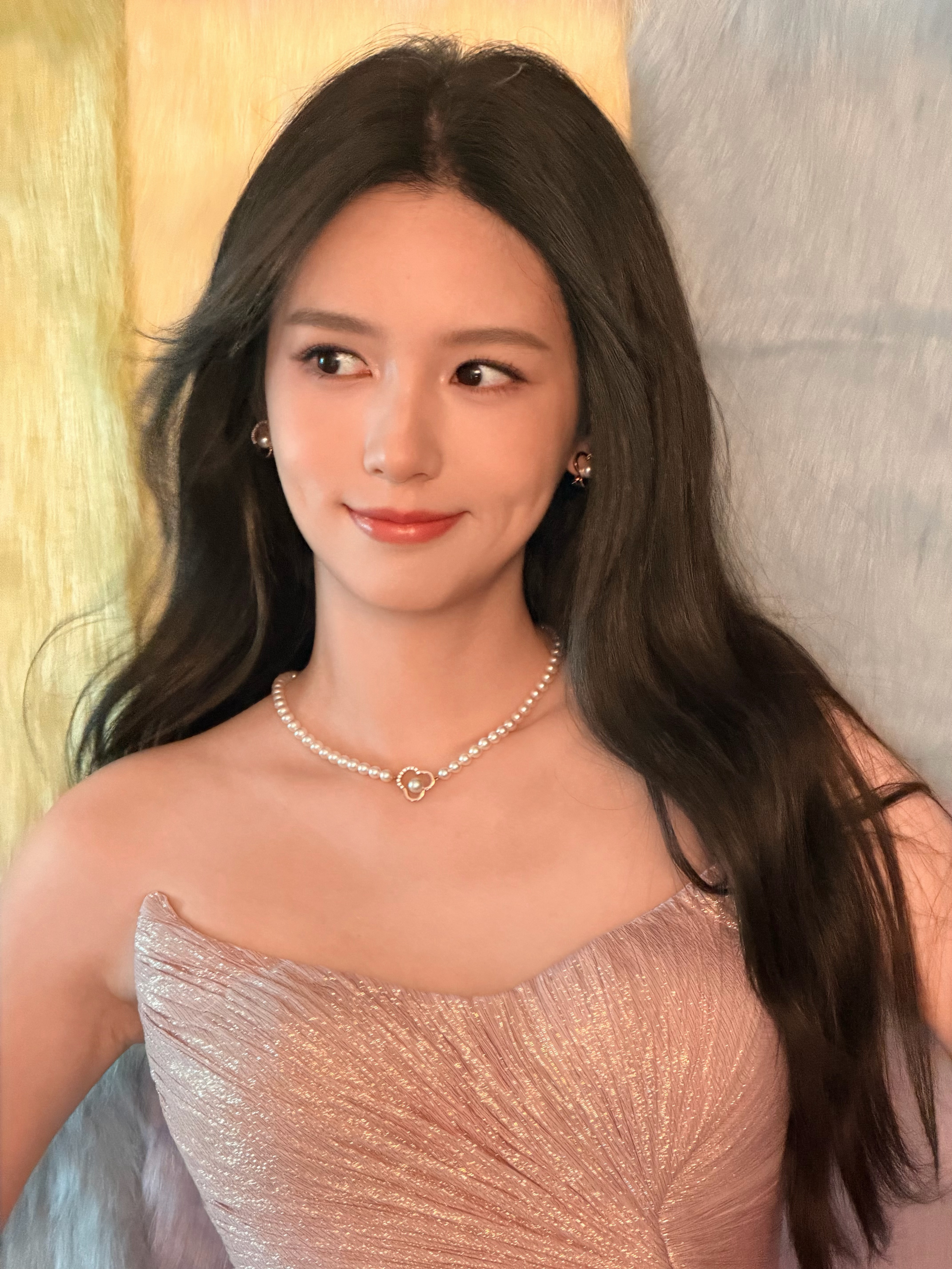 周也 zy周也巴黎卡诗品牌大使 【活动】260805卡诗高光女孩俱乐部直播间 花