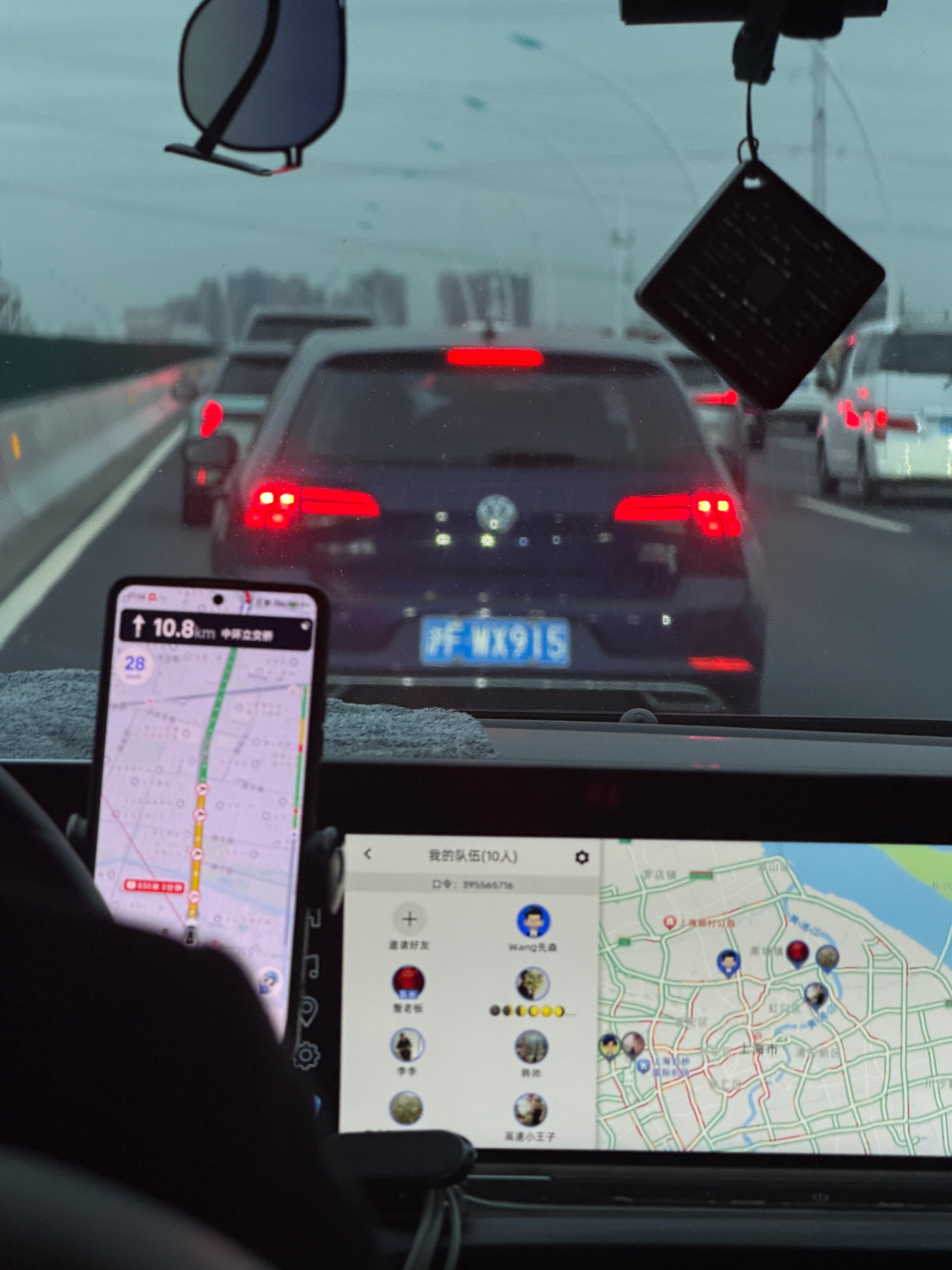 眼看在高架上堵着要赶不上高铁了，我一顿奔跑进站结果发现高铁玩到十分钟！！！真·幸