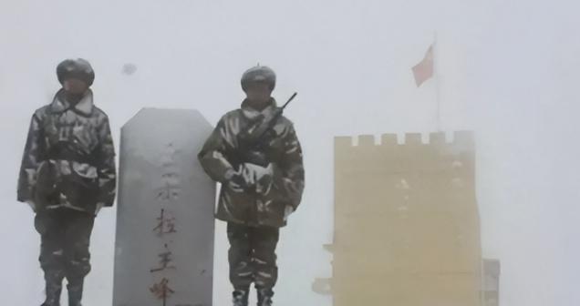 “为什么不给边防战士修个玻璃哨所？”看着边防战士在海拔5000多米、零下50度的