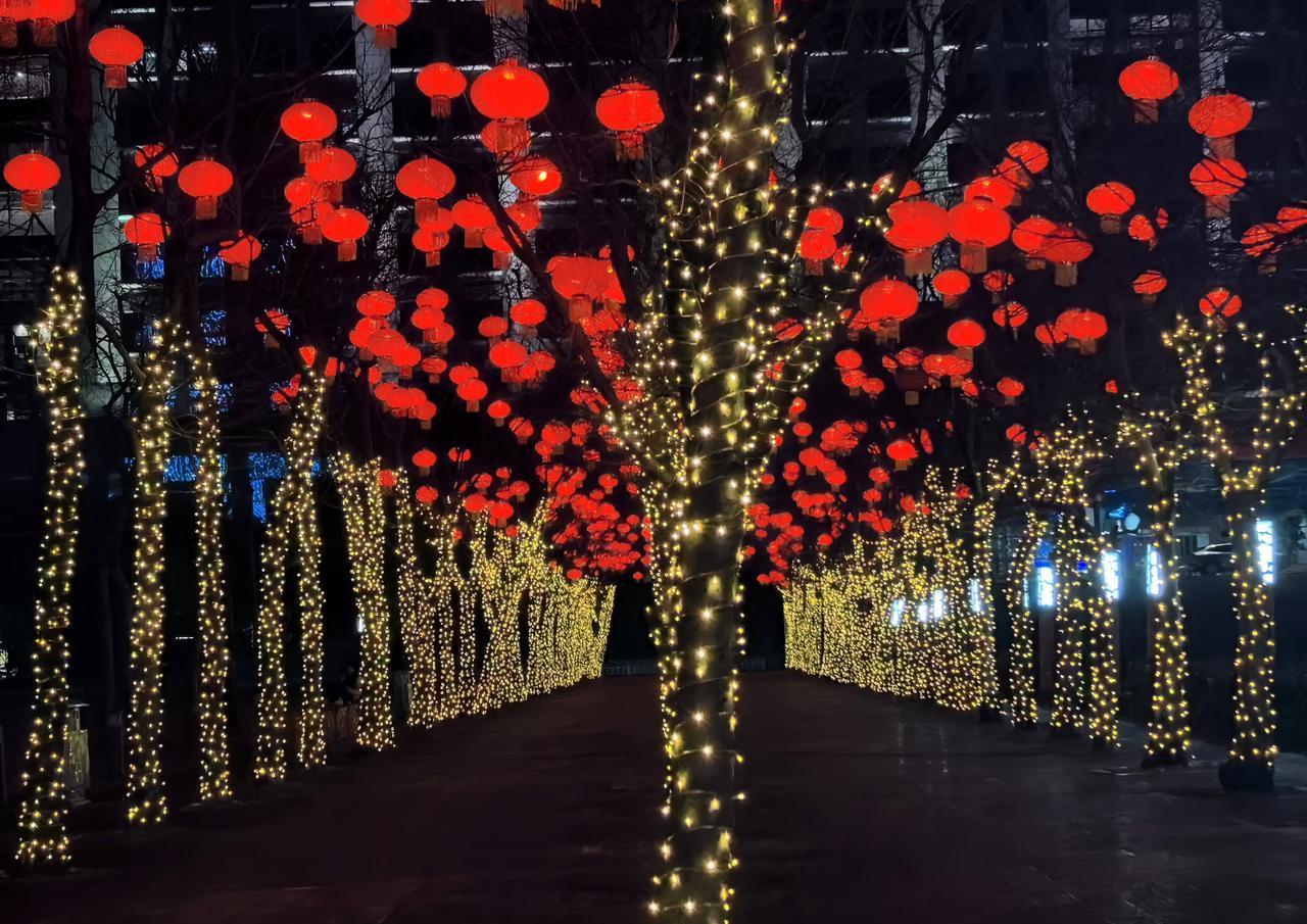 【热评】不是幽默是现实
天下第一财神庙劝返游客：前方无厕所

杭州“天下第一财神