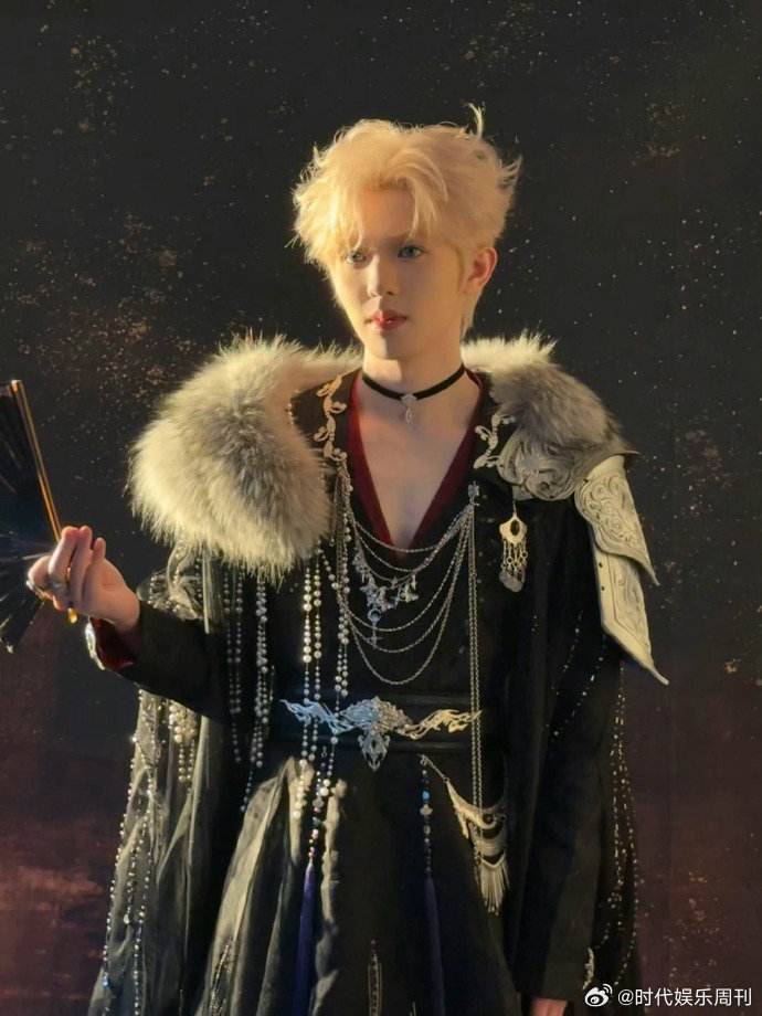 李昊Live一下谁能不期待李昊的成都计划啊！他连头混声这种专业技巧都在精进，对演