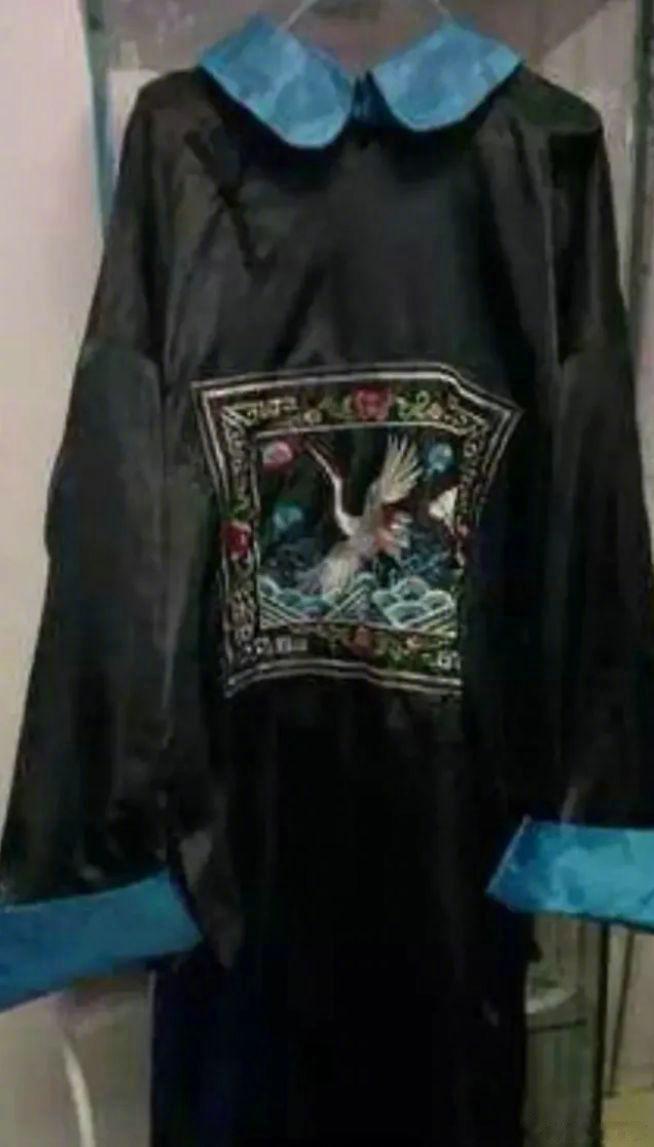 网友：刚买了件衣服。准备晚上穿着出去跑步，请问需要注意啥吗 #镜头里的欢乐瞬间#