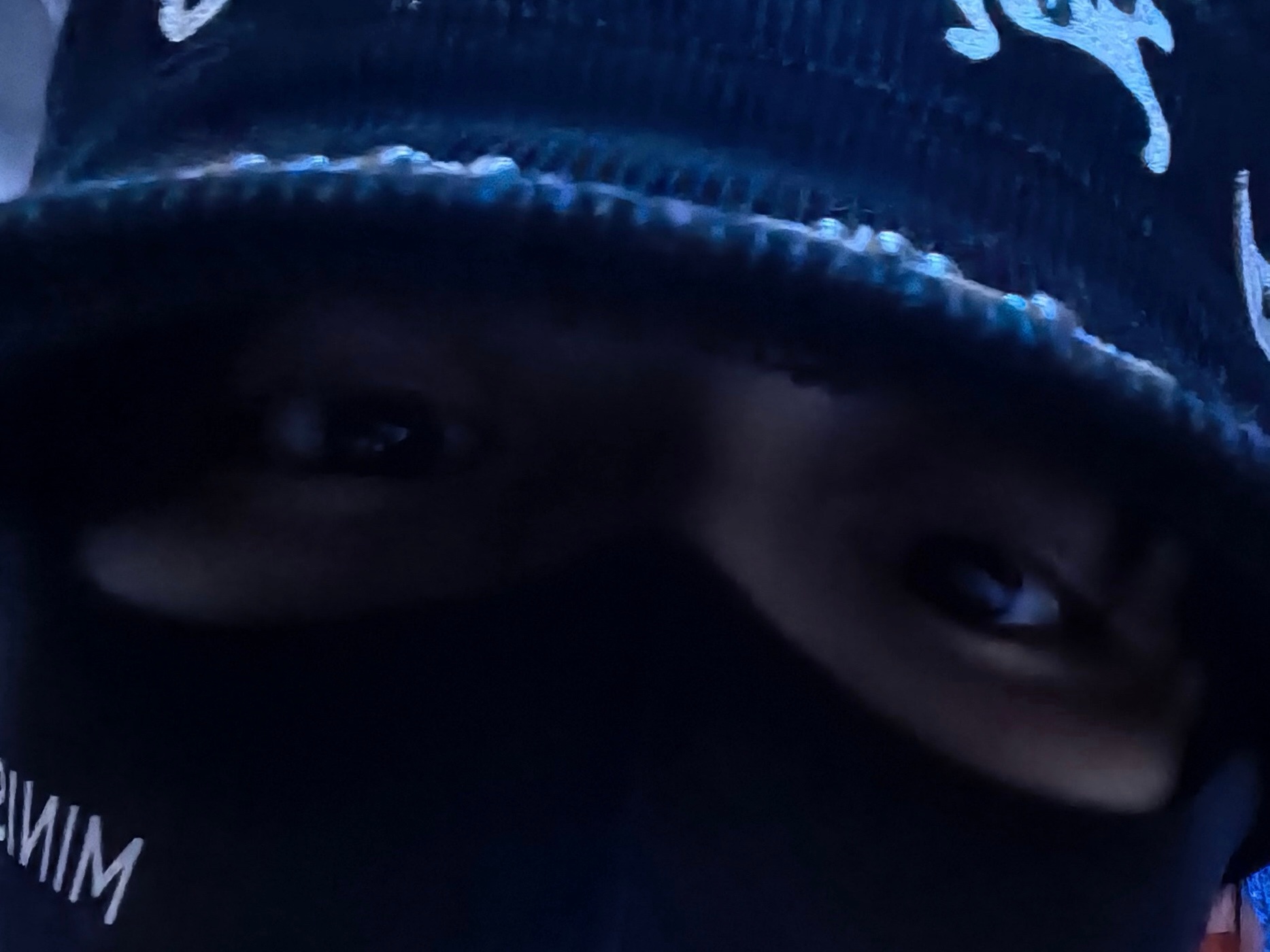 好帅啊好帅啊好帅啊哥哥男神老公欧巴这眼神看得我好那个 