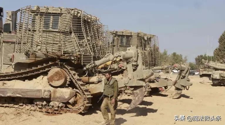 损失非常惨重，以军装甲部队又被伏击了：18辆“梅卡瓦”和2辆装甲推土机被打成废铁