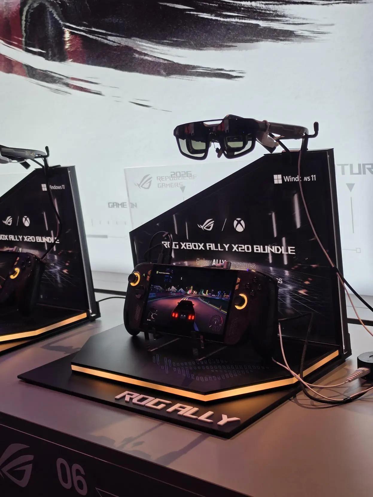 发现新玩具了～ROG这新掌机真帅啊😍


无聊刷刷科隆展的图，看到了ROG X