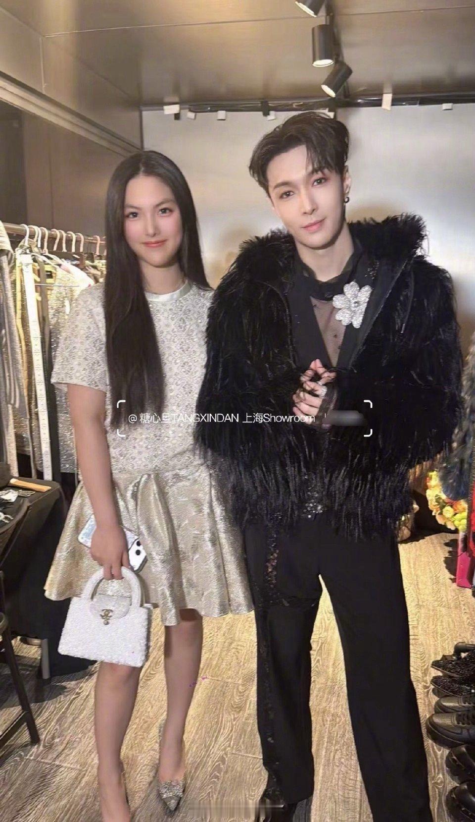 张艺兴王诗龄同框张艺兴王诗龄跨年合照张艺兴王诗龄跨年合照