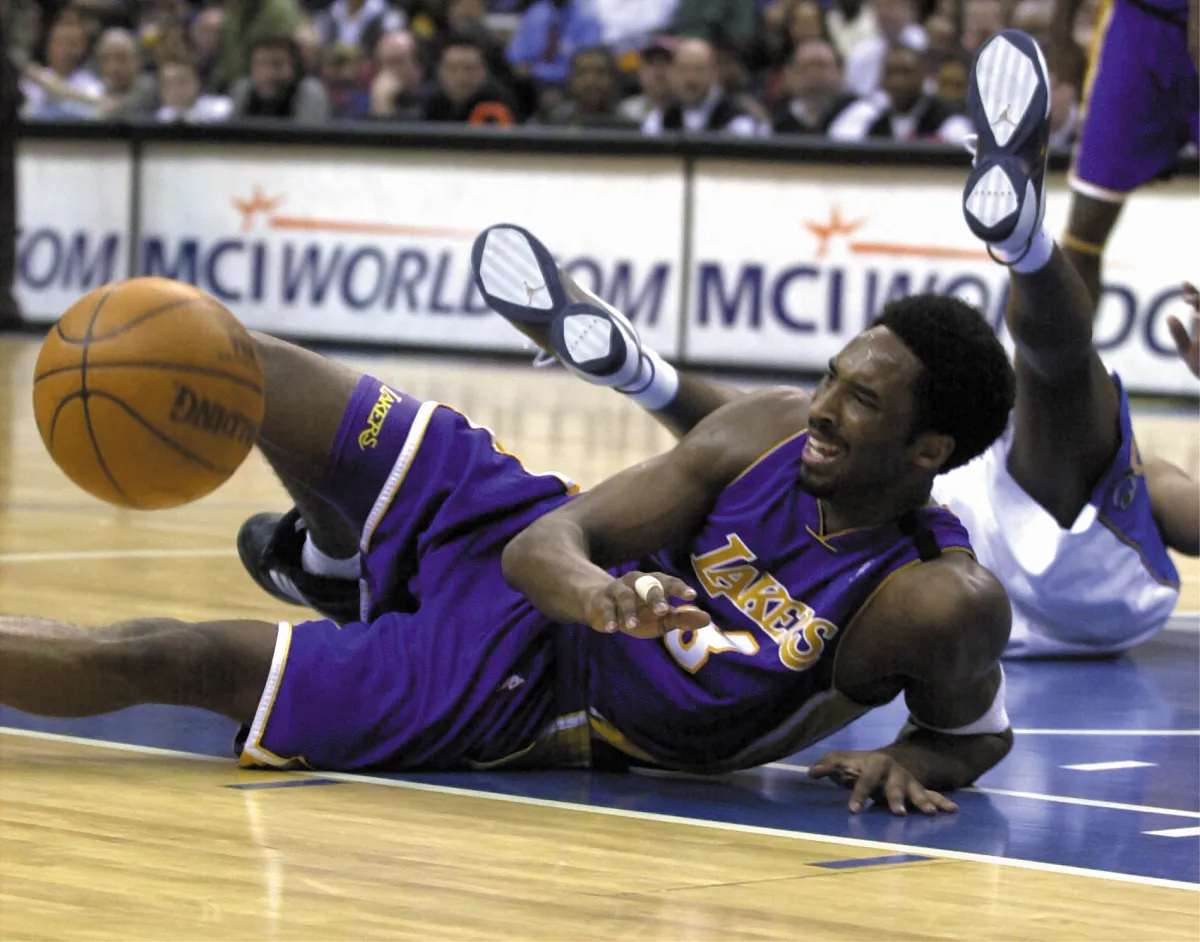 Kobe Bryant  通过鞋子看是哪赛季科比