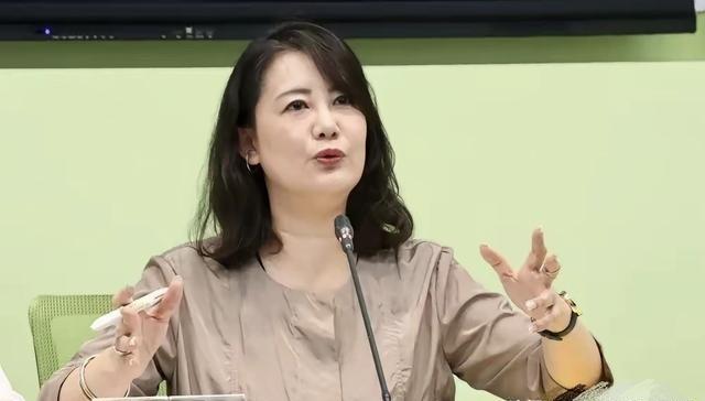 台独分子吴思瑶又在叫嚣，没想到她竟然曾说了这样一番话！

岛内政坛有时候像一口热
