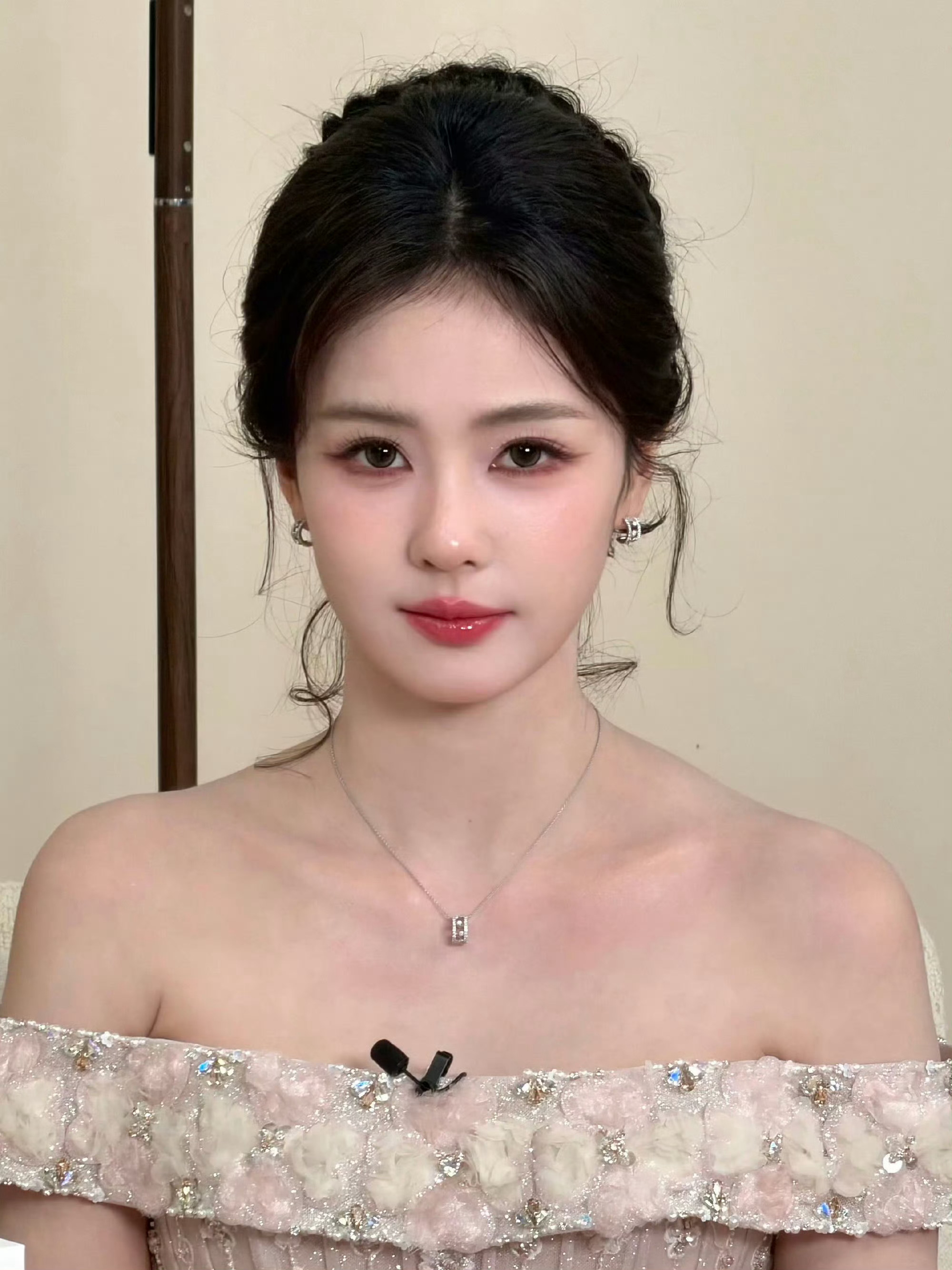 白鹿白鹿叶璃白鹿莫离 “你的语声飘荡在我的心里，像那海水的低吟声缭绕在静听着的松