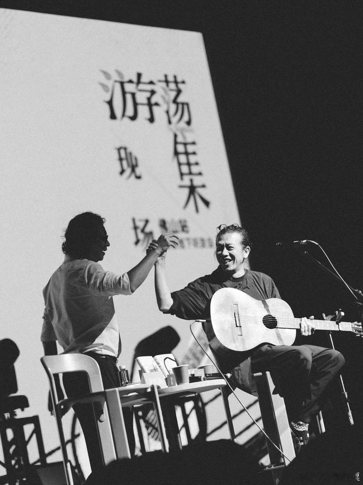 六度关系，间接也算认识名人了 