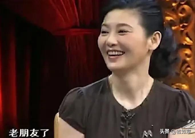 两个看点[奸笑]
1看看徐帆当年有多美[奸笑]
2看看红心盖脸他是谁[what]