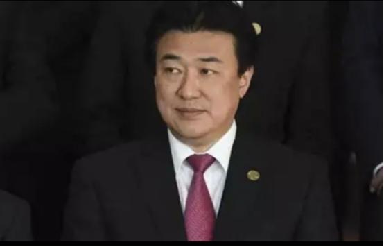 法国国际广播电台12月2日报道：“中国开展质疑冲绳归属舆论战 ，日官房长官称冲绳