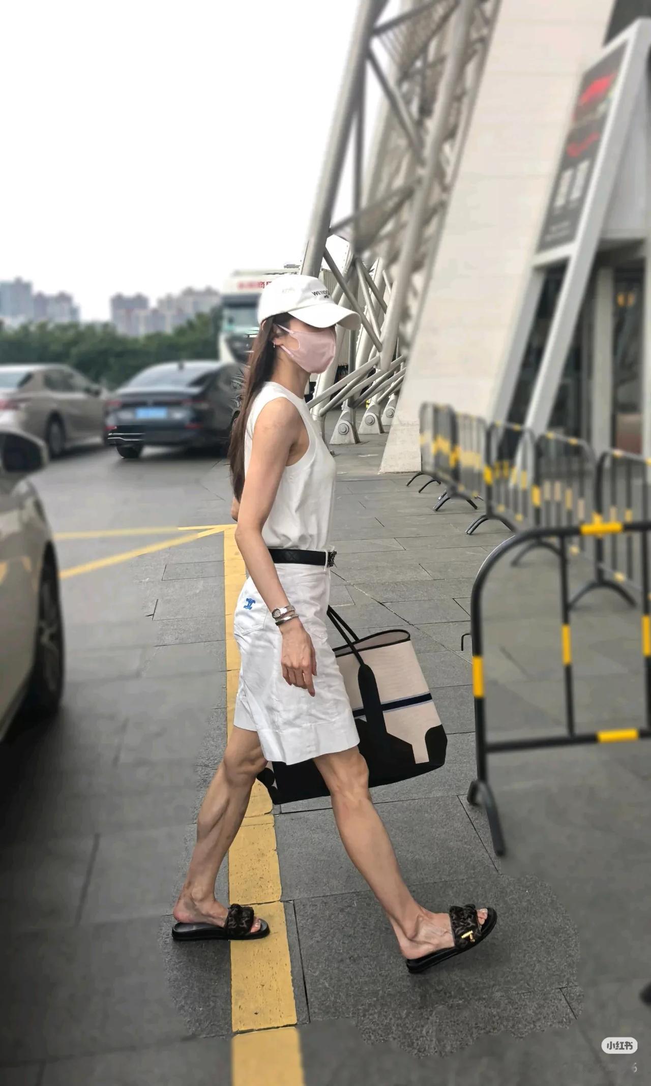 只此青绿，原来有双麒麟腿啊，这筋肉