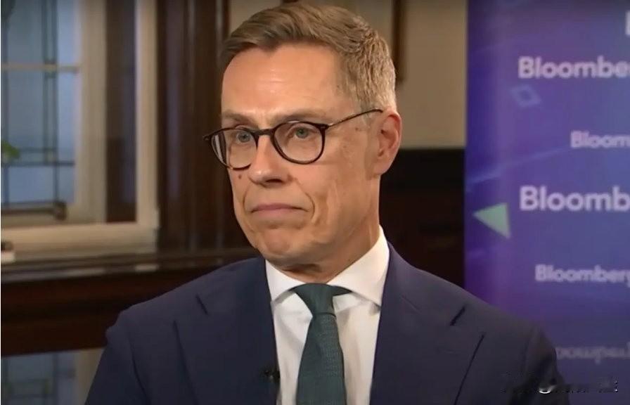 芬兰总统斯图布在接受芬兰媒体《Iltalehti》采访时声称，欧盟将不得不在现实