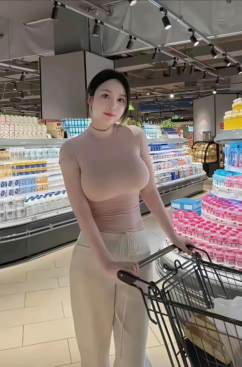 可邻的我今年过得格外艰难，工作几经波折，项目接连搁浅，收入寥寥无几，兜里的钱越花