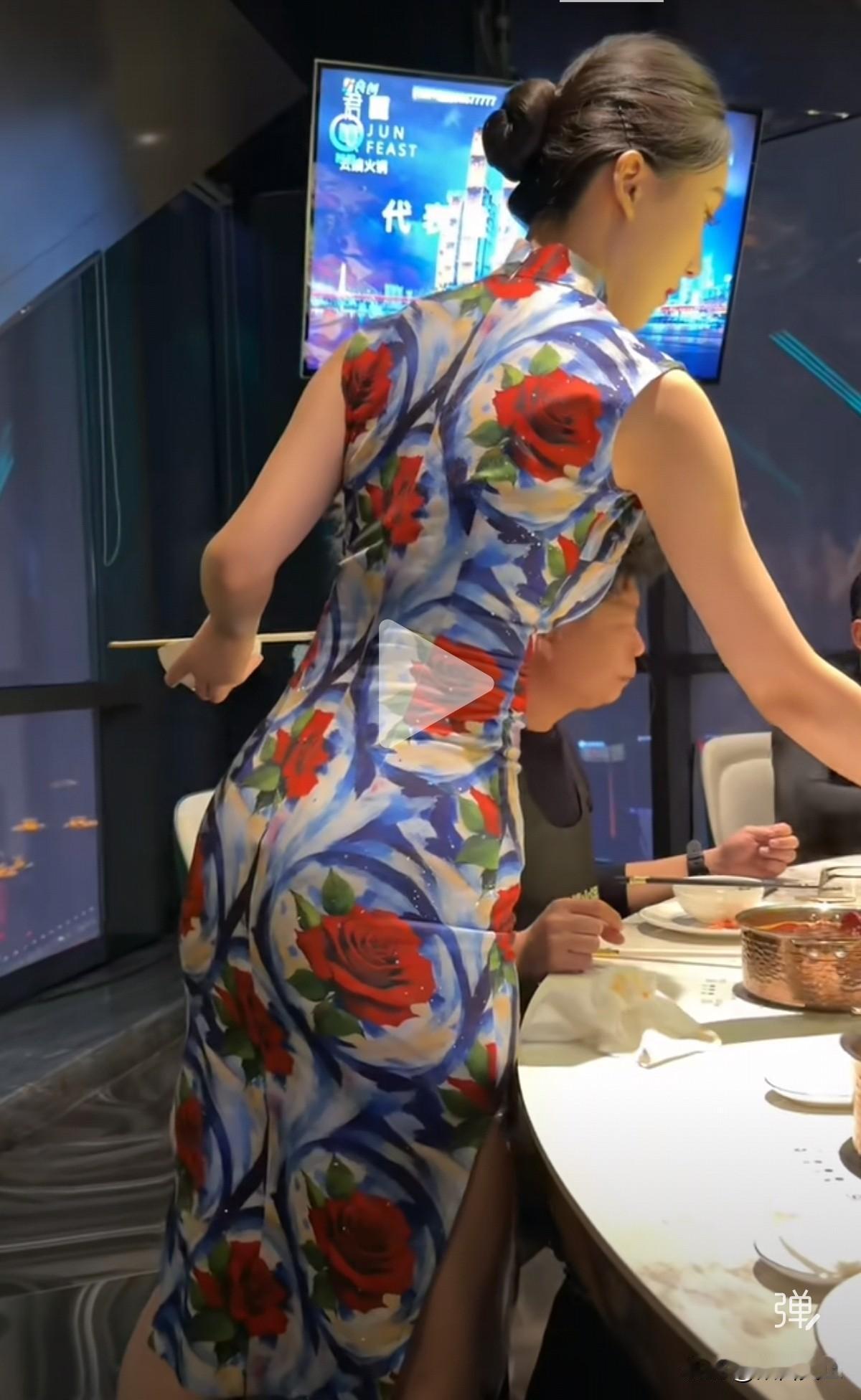 全世界都知道这个高端商务宴了，都知道这几个老板是多么成功了。

最近网上看到一个