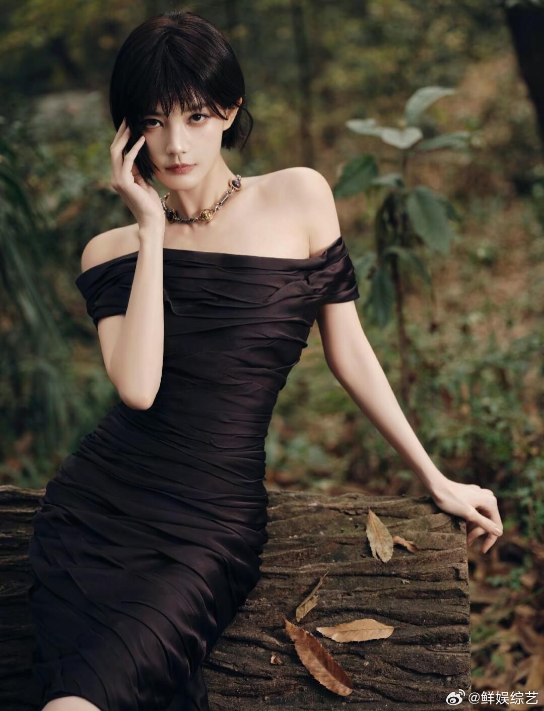 短发李一桐 芭比娃娃 李一桐短发造型精致又耐看，五官立体柔和，和芭比娃娃一样吸睛