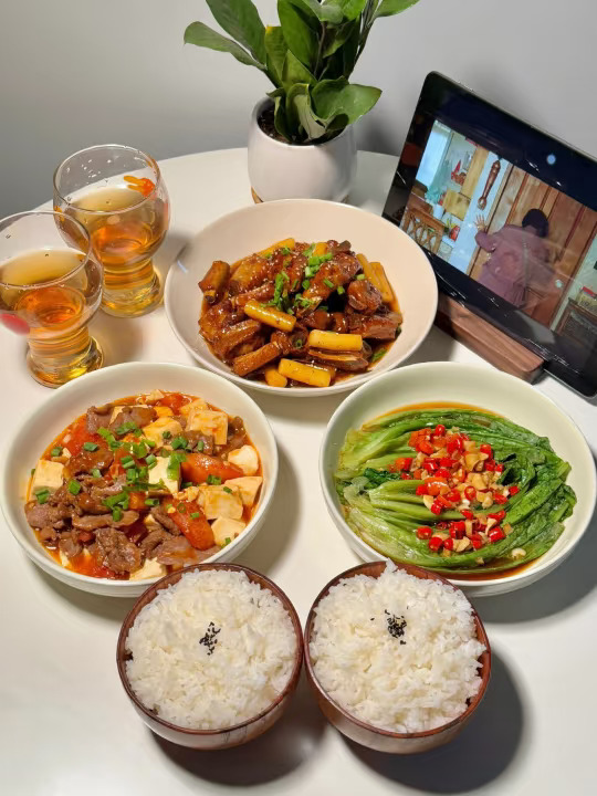 二人食晚餐❣️今天吃话梅排骨 番茄豆腐牛肉
