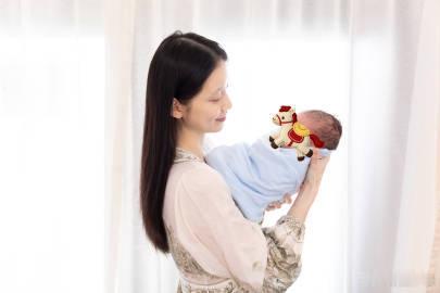 孙伊涵升级当妈妈了孙伊涵官宣生宝宝了 恭喜孙伊涵官宣升级当妈，迎来可爱宝贝，愿母