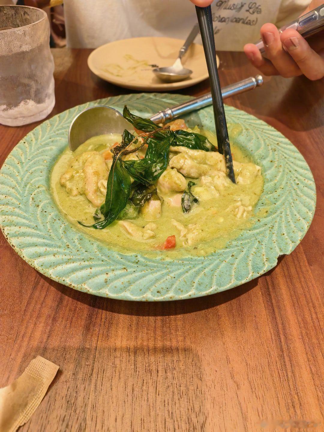 咖喱鸡吃出了鱼刺，最起码说明是现做的 上海·富贵椰泰式料理·曼谷花园(世博天地店
