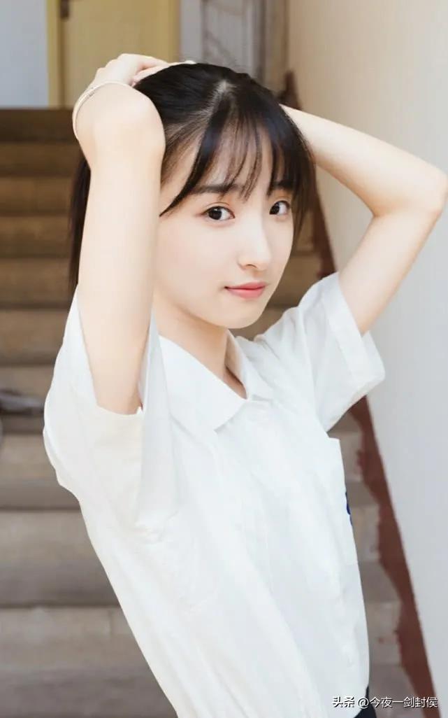 曾经有两个人给我介绍对象。
一个就是大乔，我高中同学，他给我介绍的就是高中时的校